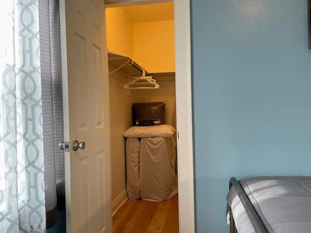 2 Bedroom Apt Near Great Lakes Naval Base And 6 Flags Waukegan Exterior photo